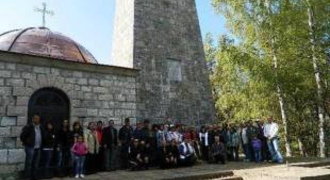 Паметна вечер за инициаторите за построяване на паметника на връх Средногорец организират в Устово