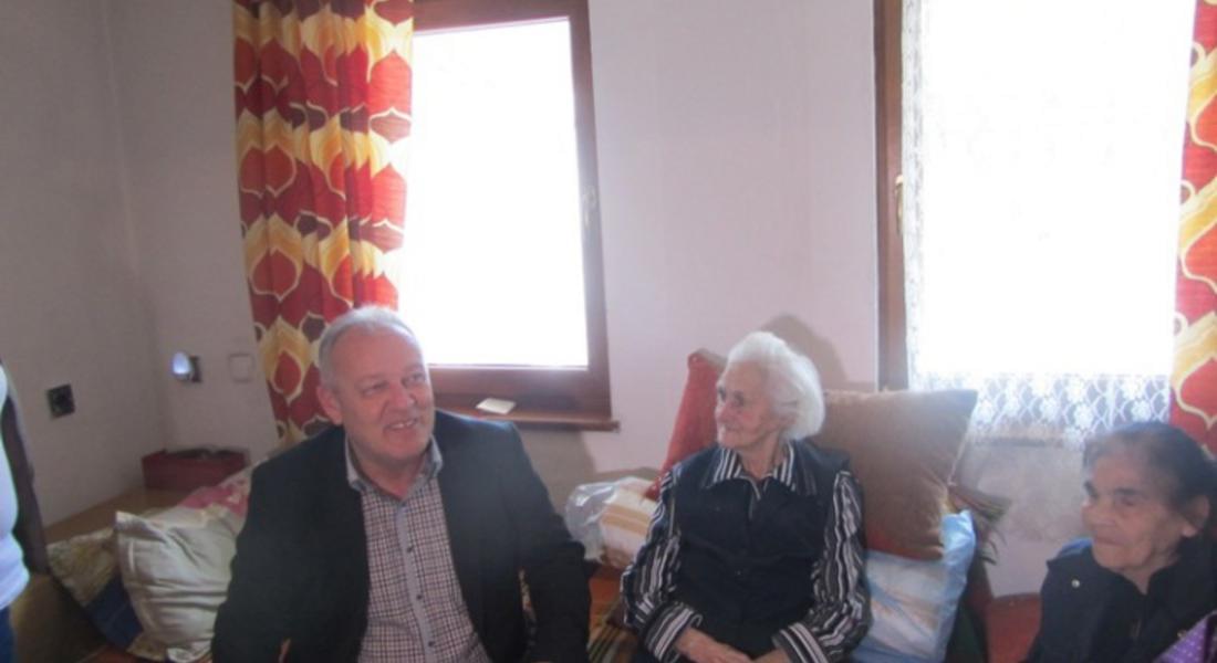 Кметът Мелемов поздрави столетничката Злата Пепеланова