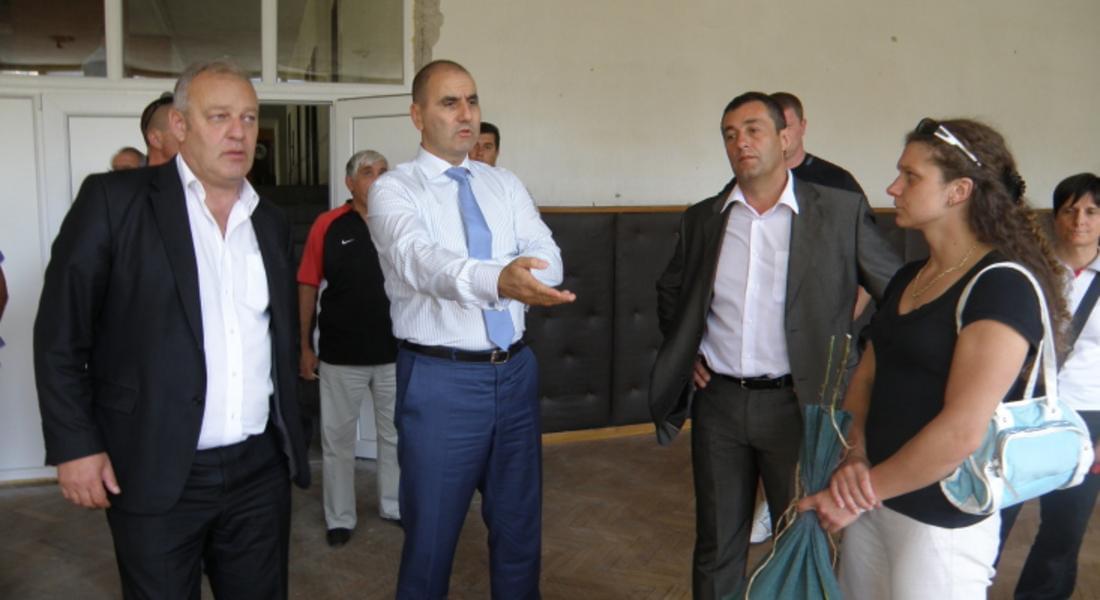 Цветан Цветанов: Спортната зала и басейна в Смолян са в безобразно състояние от десетки години