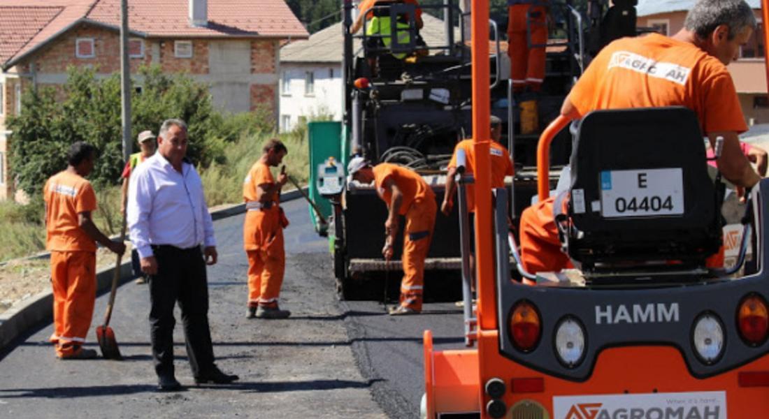  Кметът на Доспат ежедневно инспектира асфалтирането в Общината
