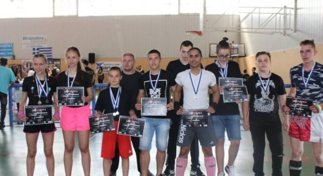 7 златни и 2 сребърни медала за СК "АРЕС-Мадан" от турнир по кикбокс в Гърция