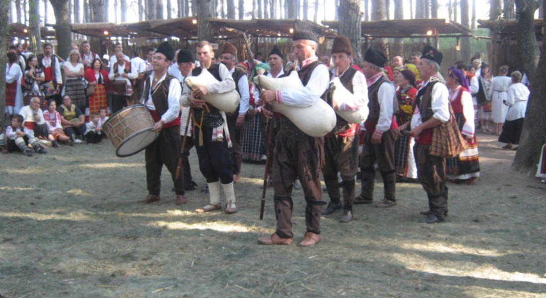 Златоградски самодейци участваха в „Жеравна-2011г.“