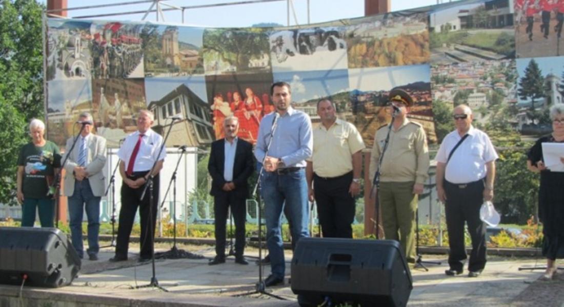 Паметниците на граничарите да са със статут на военни, поискаха участниците във Втората национална граничарска среща в Смолян