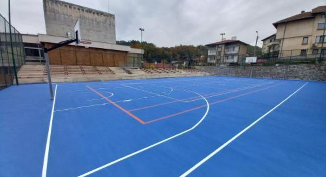 Завършиха ремонтните дейности на многофункционалната спортна площадка в Златоград