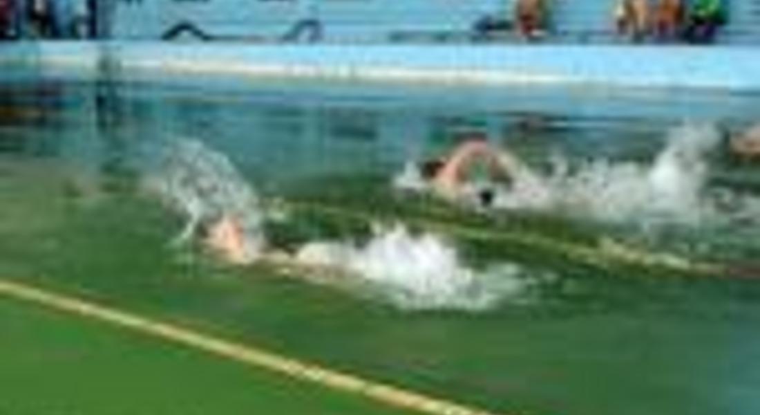 Василена Пинтева стана държавна шампионка по плуване при децата на последното републиканско първенство във Варна.