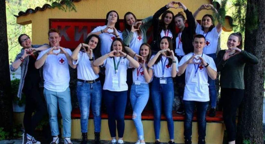 10 доброволци на Български младежки Червен Кръст взеха участие в областно обучение „Умения за живот”