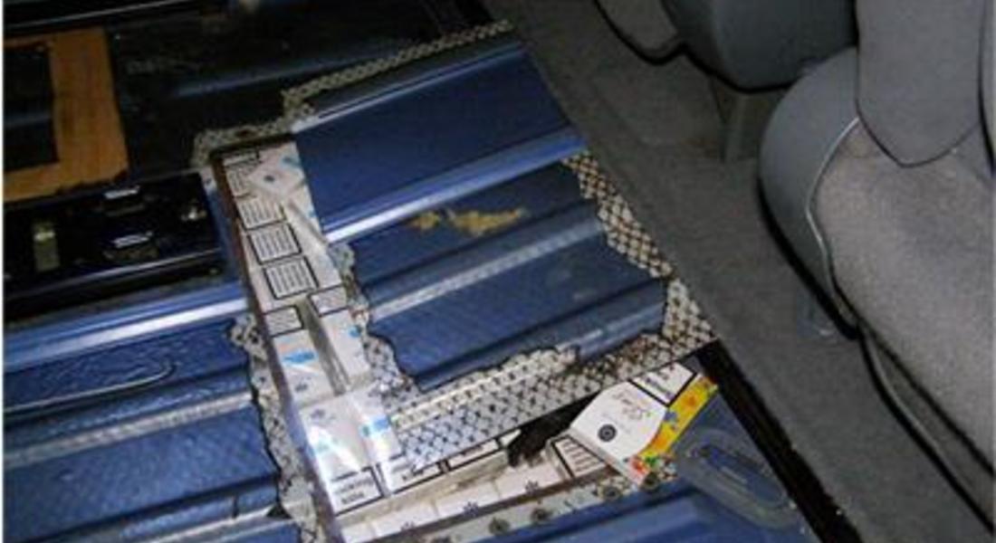 Спряха контрабанден внос на 50 200 къса цигари без бандерол