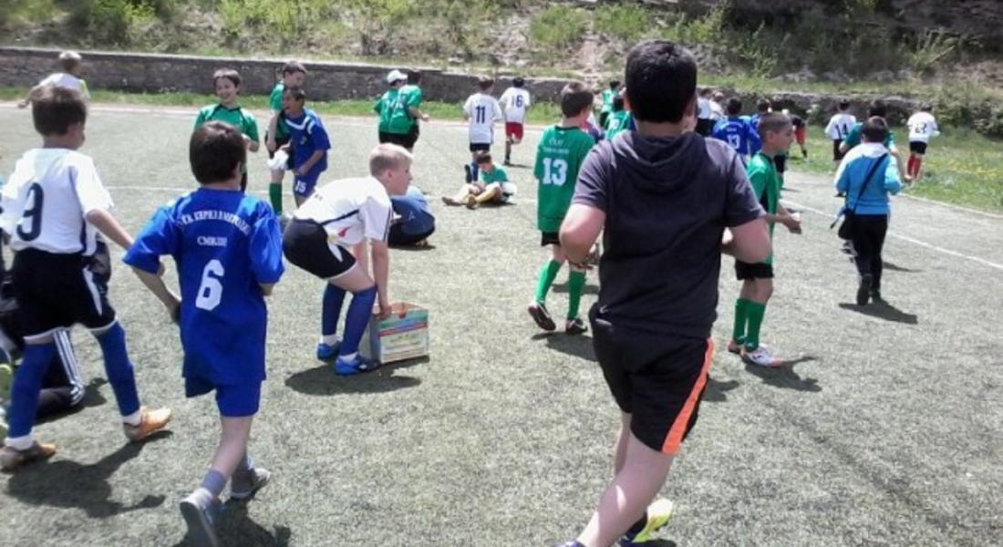 Шест отбора участваха в турнира по футбол за ученици