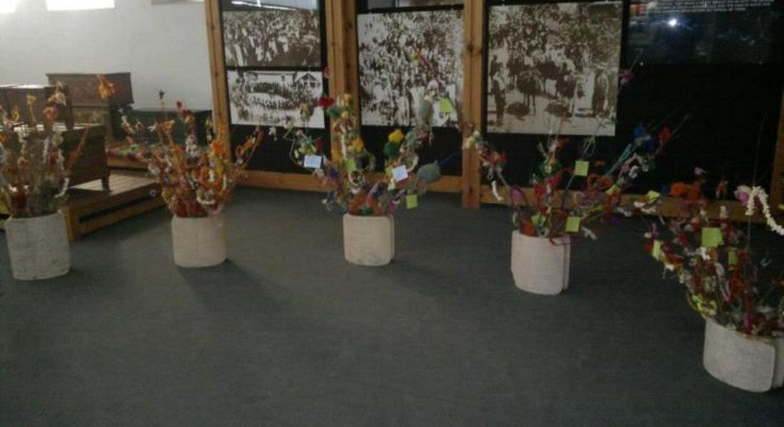 186 бяха участниците в музейната работилница за изработване на традиционна родопска сурвачка
