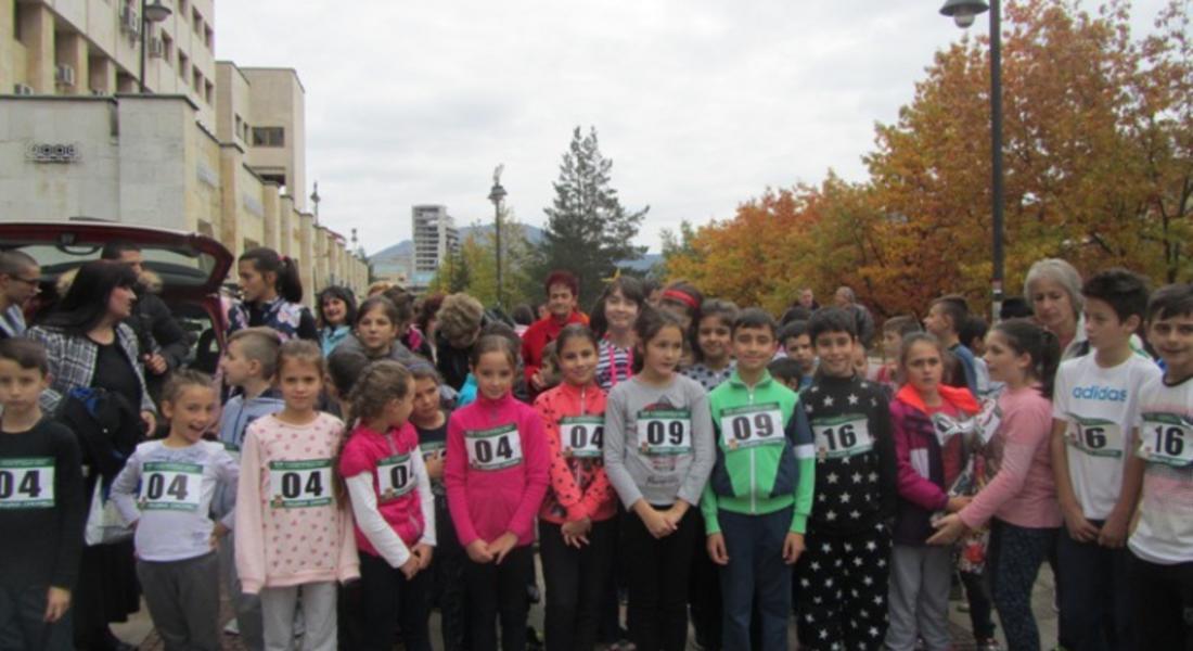 500 деца участваха в традиционната лекоатлетическа щафета, посветена на Освобождението на Родопите
