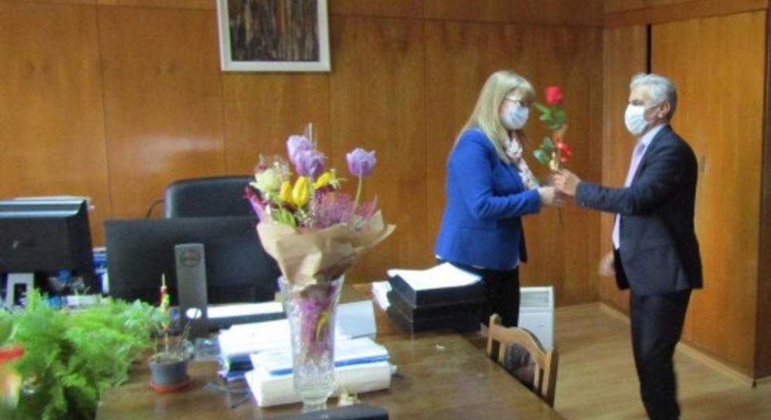Областна управа изрази признателност към социалните работници в Смолян по случай професионалния им празник