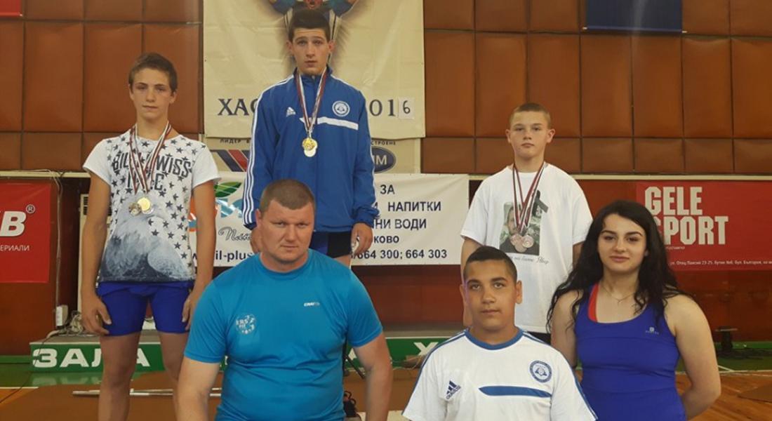 Отборът на Величко Чолаков продължава да жъне медали в щангите