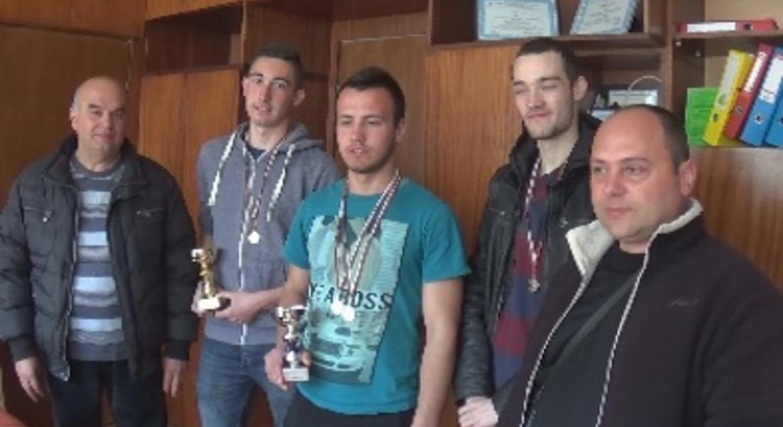 Ученици от техническата гимназия в Смолян на второ място в състезание за най-добър автомонтьор