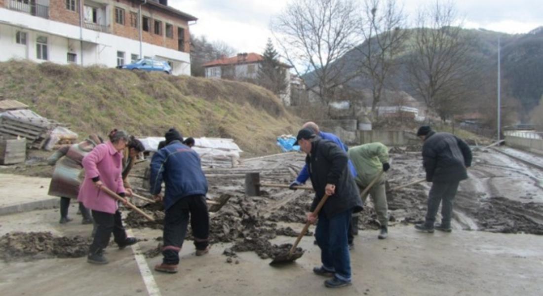  Община Смолян започна да разчиства от  пораженията след  бедствието