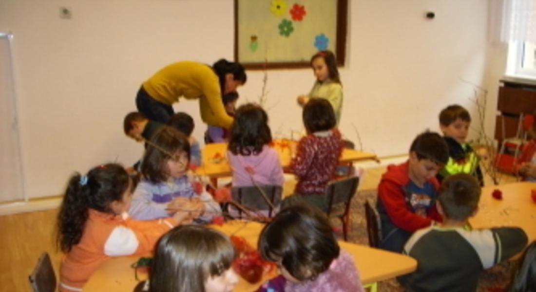 Над 200 деца твориха в музейната работилница за сурвачи, картичи и хлябове