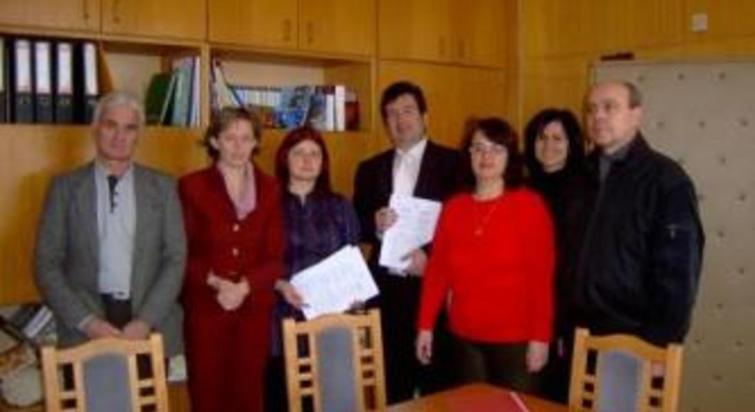 Три читалищни библиотеки от Златоградска община включени в програма „Глобални библиотеки-България”