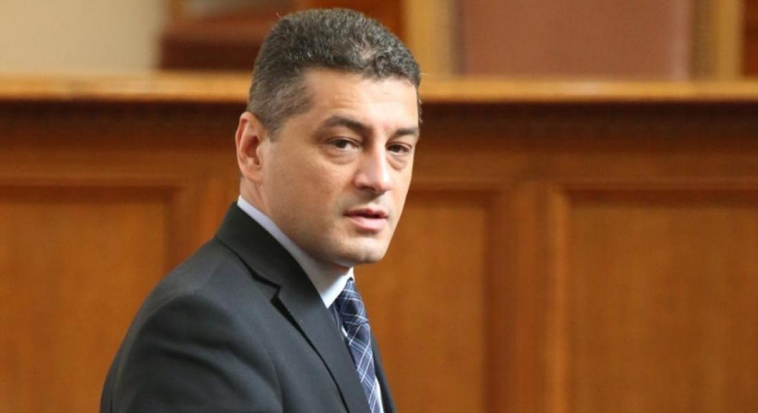  Красимир Янков: Кабинетът на Борисов предлага парламентът да подпише празен чек