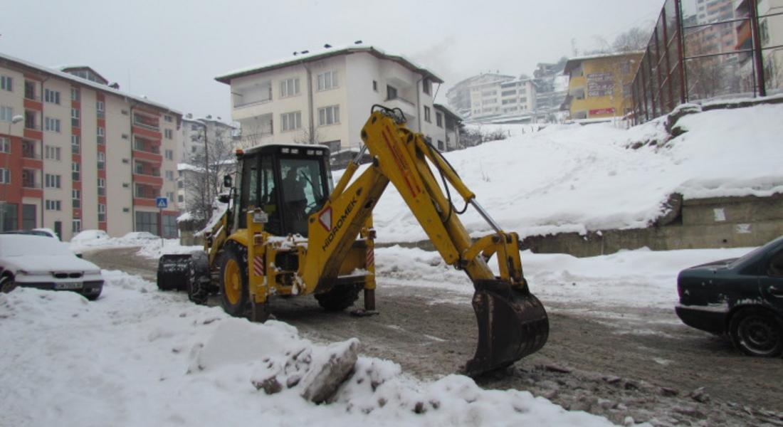 15 машини чистят общинските пътища в Смолян