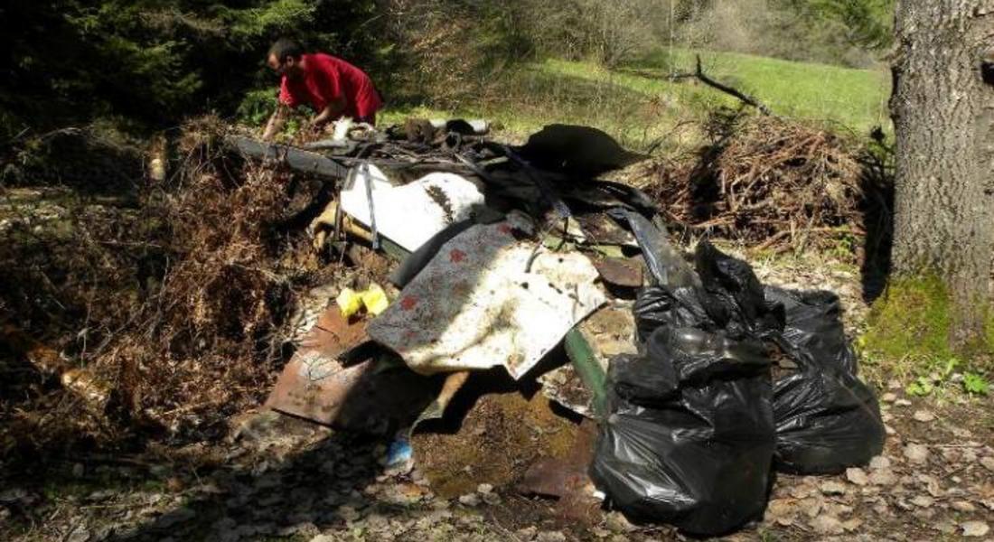 Над 1 тон боклуци събраха природолюбители от парк „Амзово”