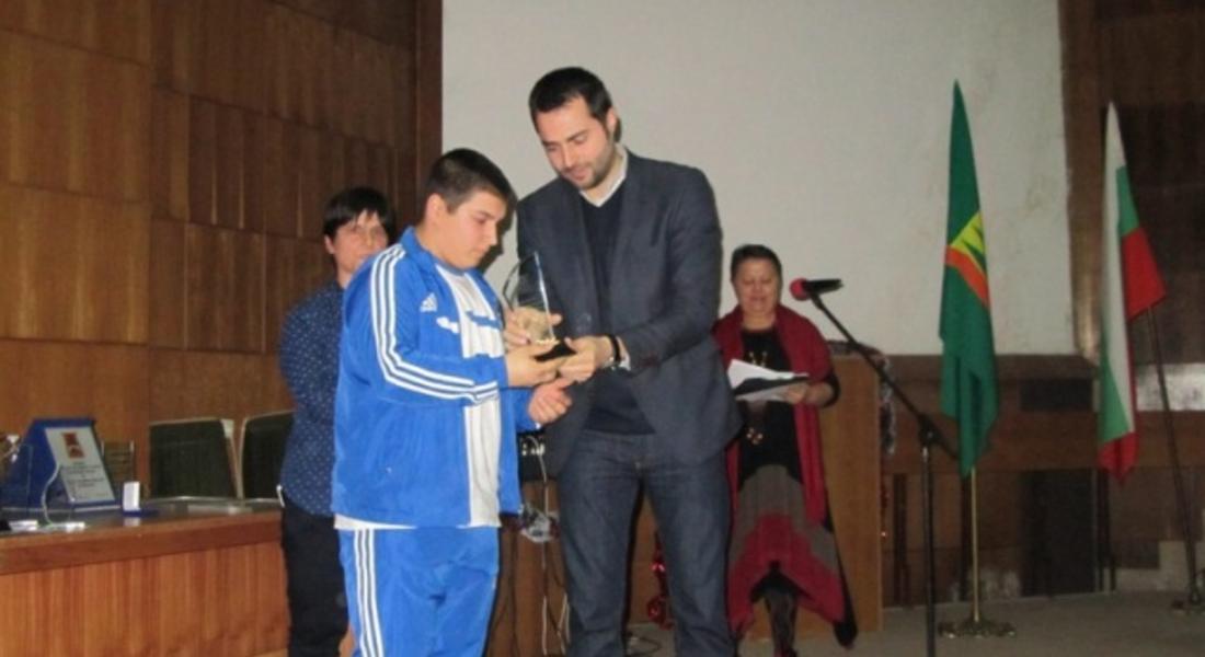 15-годишен щангист стана Спортист на годината в Смолян