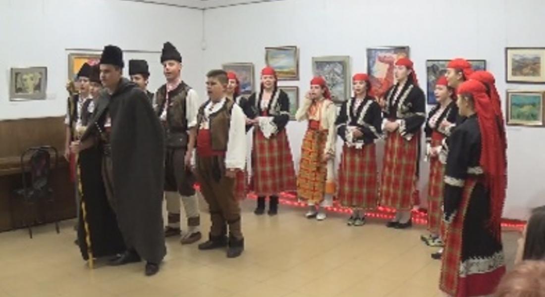   Традиционната Коледна изложба представи КДК в Смолян