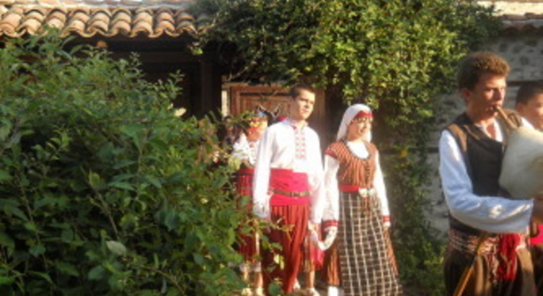 Канят на бяло сладко и традиционна родопска сватба в Златоград