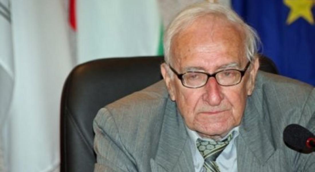 Почина археологът проф. Димитър Овчаров