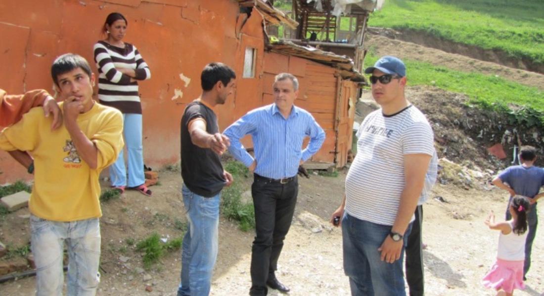 Ръководството на община Смолян се запозна на място с проблемите на ромите