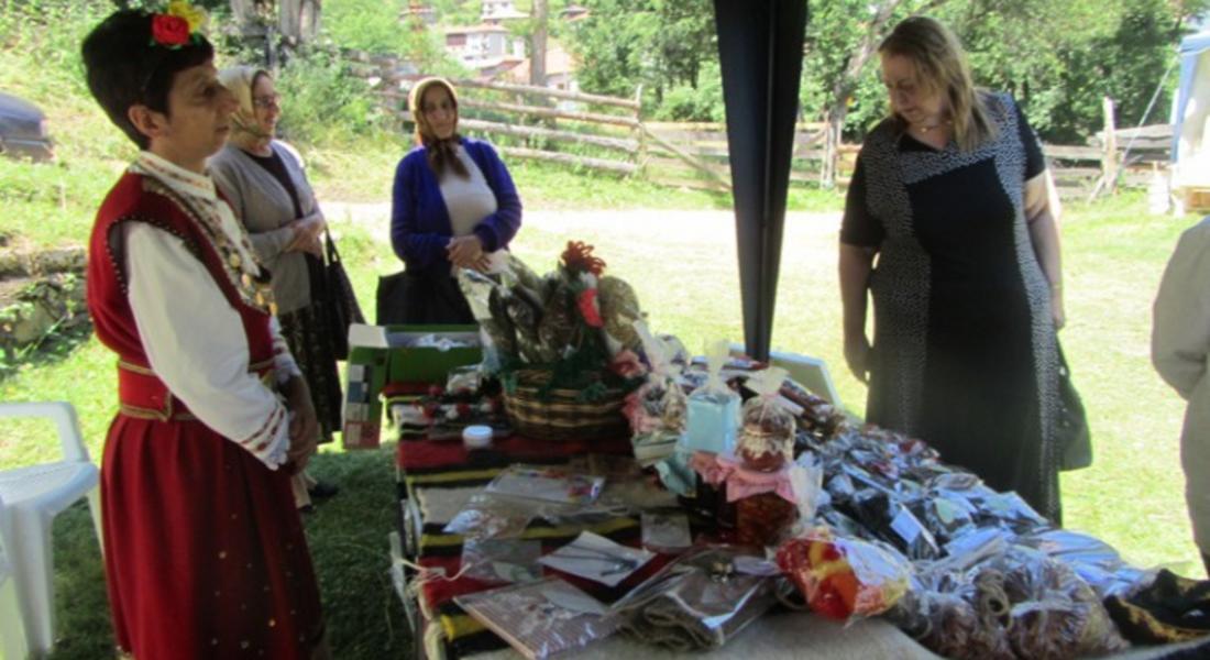  Прочутото село Могилица събра стотици за традиционния празник на народното творчество и занаятите