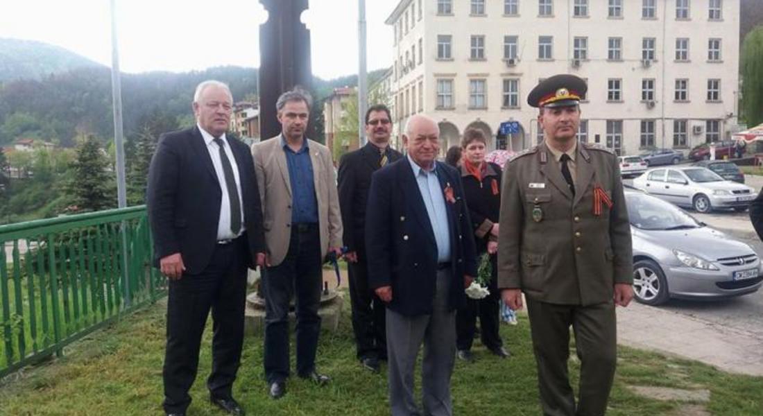 Кметът Николай Мелемов поздрави лично ветераните от войните на 9 май