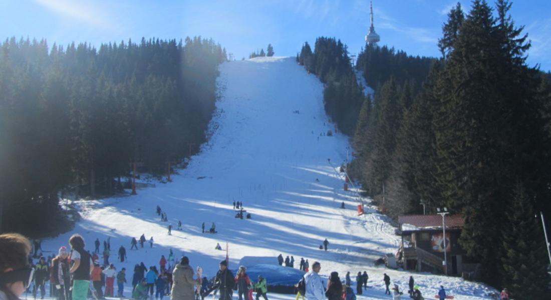   Десет сантиметра нов сняг наваля в Пампорово, условията за ски са добри