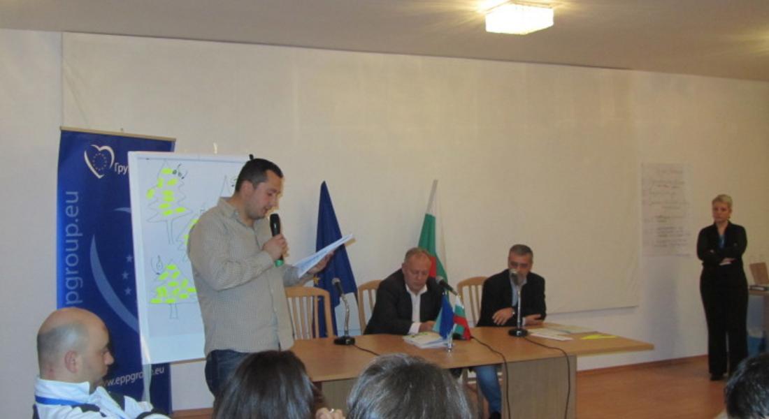 Евродепутатът Владимир Уручев и кметът Николай Мелемов връчиха сертификатите на участниците „Green Academy"