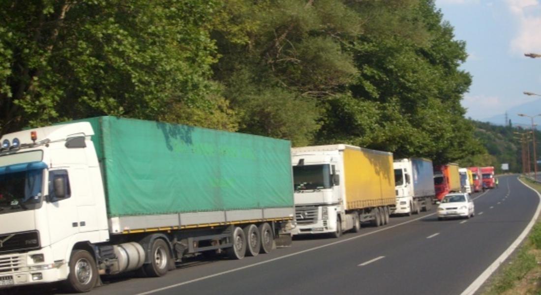 От 14.00 до 20.00 часа ограничават движението на тежкотоварни автомобили по пътя Пловдив-Смолян