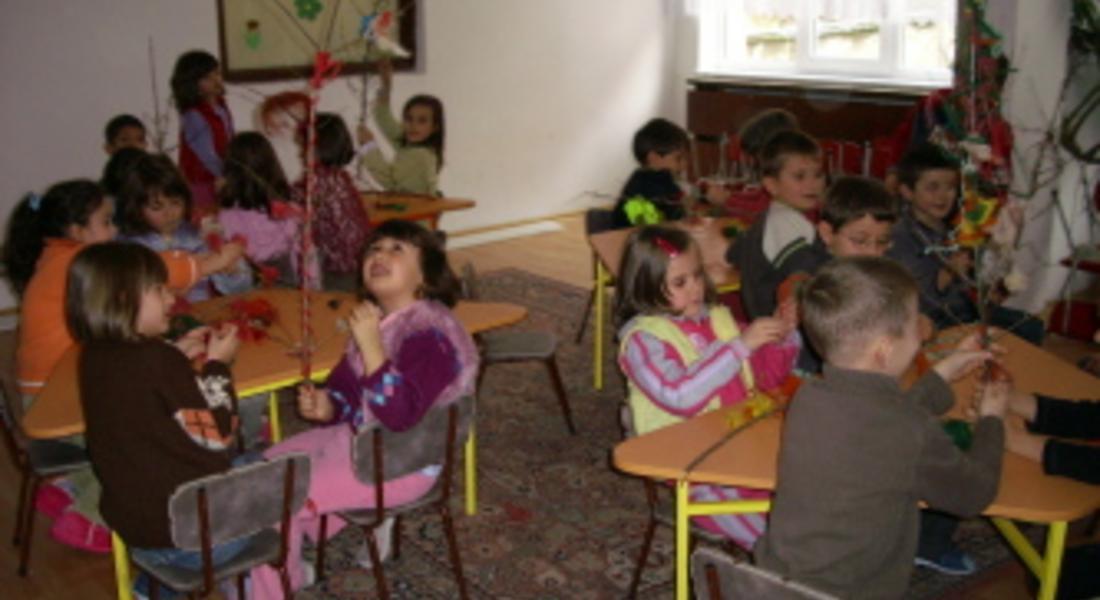 83 деца се включиха в музейната работилница за изработване на сурвачки