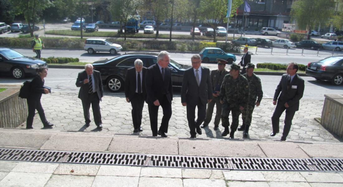 Областният управител посрещна министърът на отбраната Велизар Шаламанов