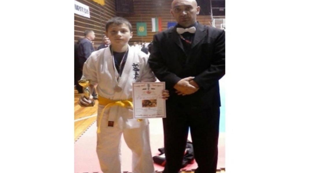 Медал за Филип Чукаров от национално първенство по карате