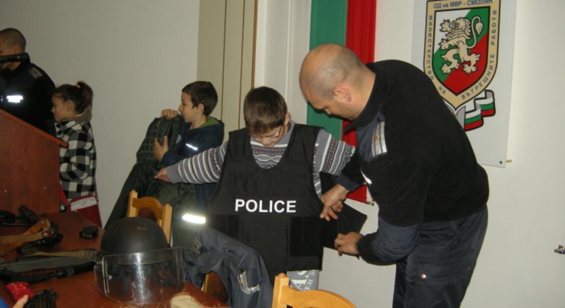 С посещение в ГД “Национална полиция” и Академията на МВР приключи Детската полицейска академия 