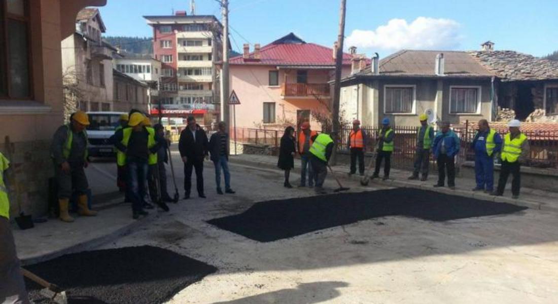 Започнаха строително-монтажни работи в град Чепеларе