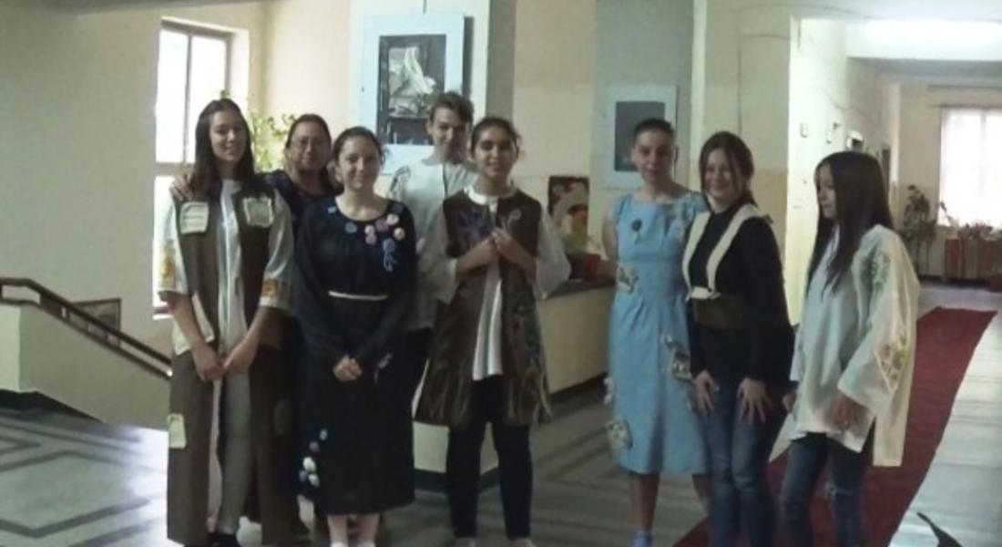 Модно ревю представиха учениците от Художественото училище в Чешкото посолство в София