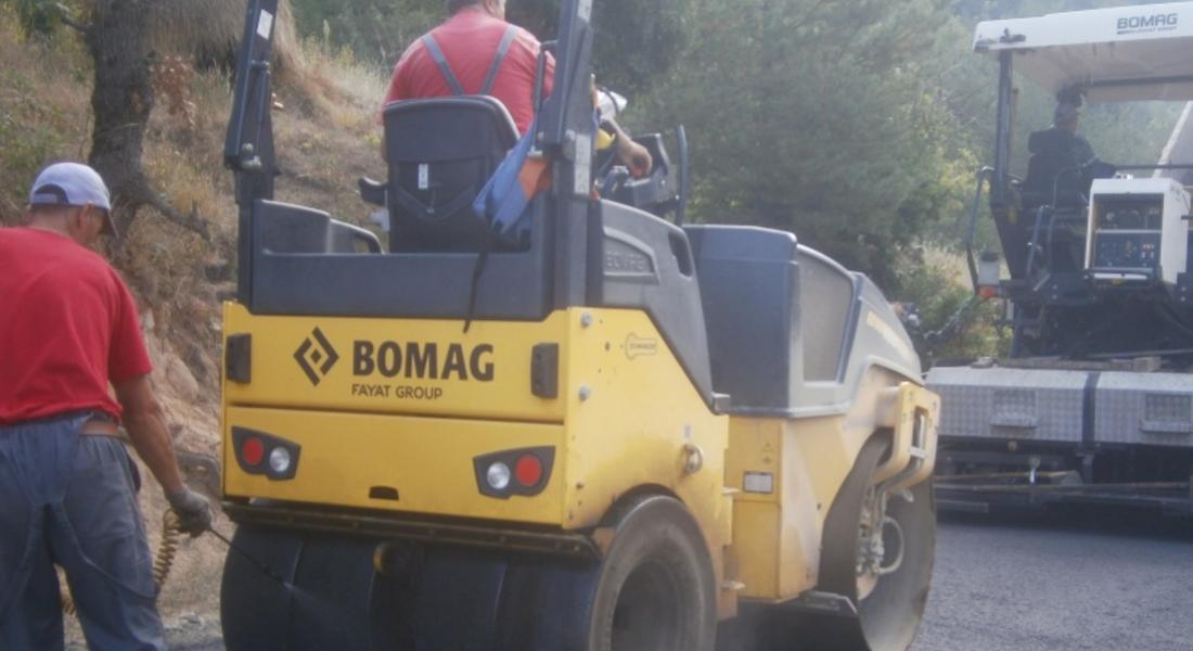 Рехабилитират и асфалтират пътища в община Мадан