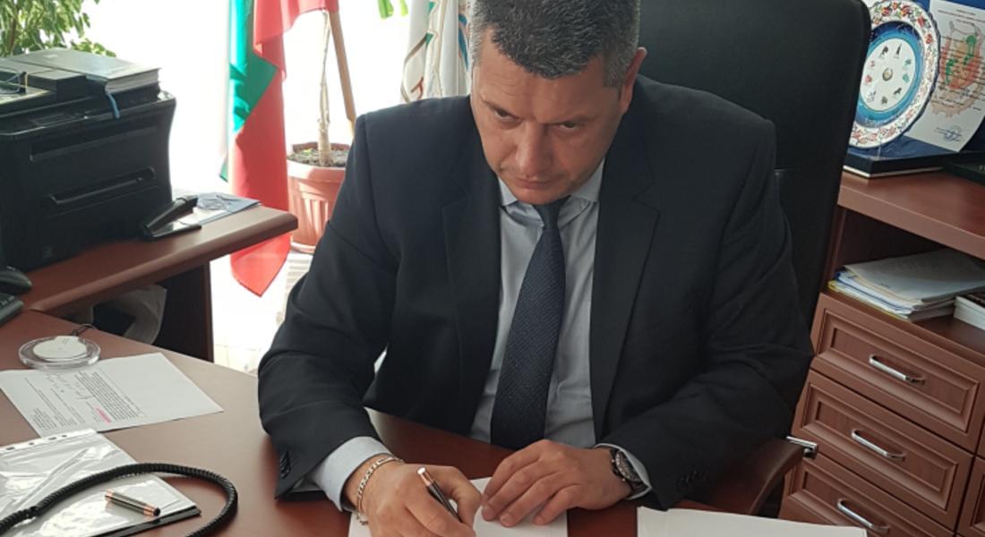 Кметът на Неделино подписа осем договора за реконструкция и модернизация на улици в общината