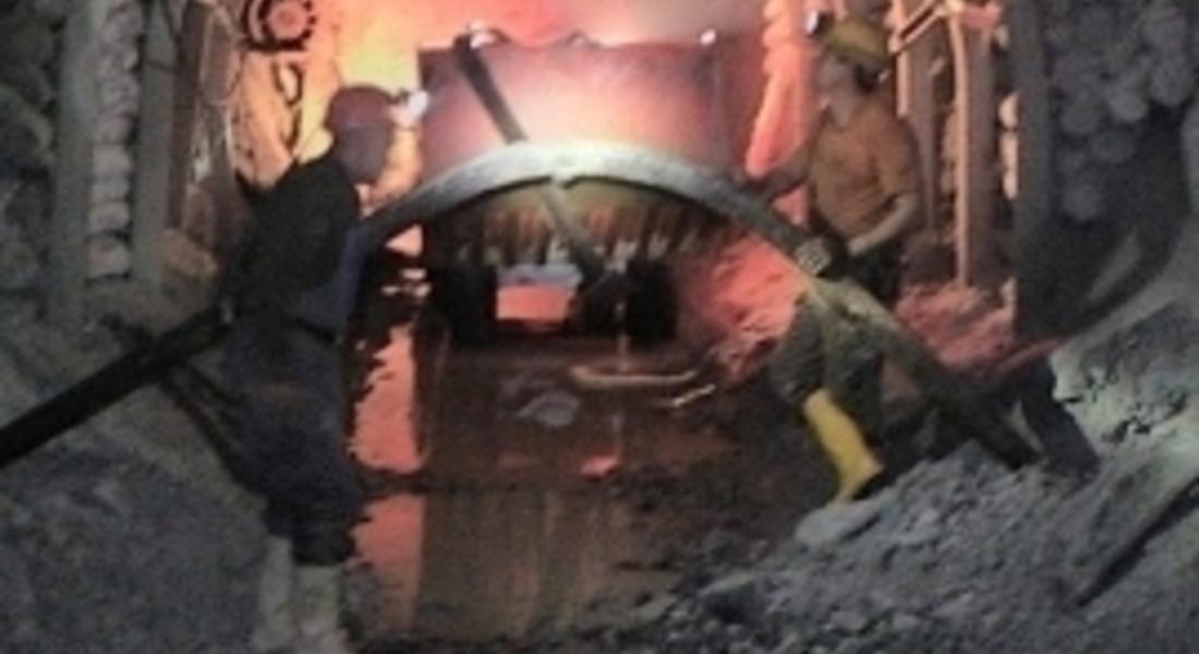 Скална маса затрупа 34-годишен работник в рудника в Мадан