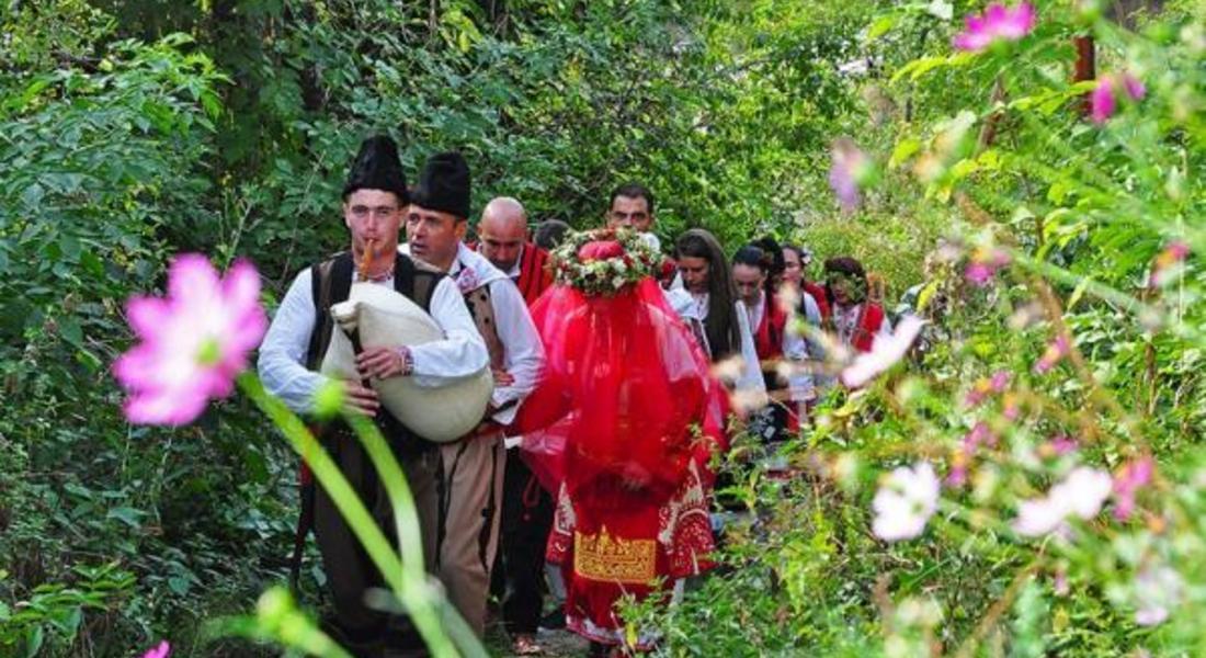 На българска сватба в село Косово