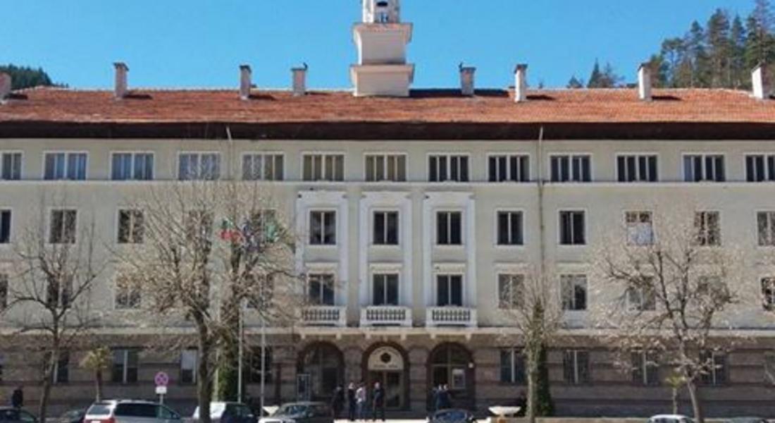 Ремонтират сградата на общината в Мадан по проект "Красива България"