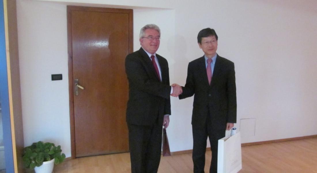 Областният управител се срещна с посланика на Република Южна Корея Шин Менгхо