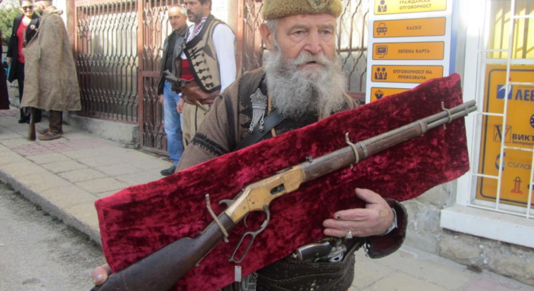  Пушката на Петко Войвода поведе шествието за 3-ти март в Смолян 