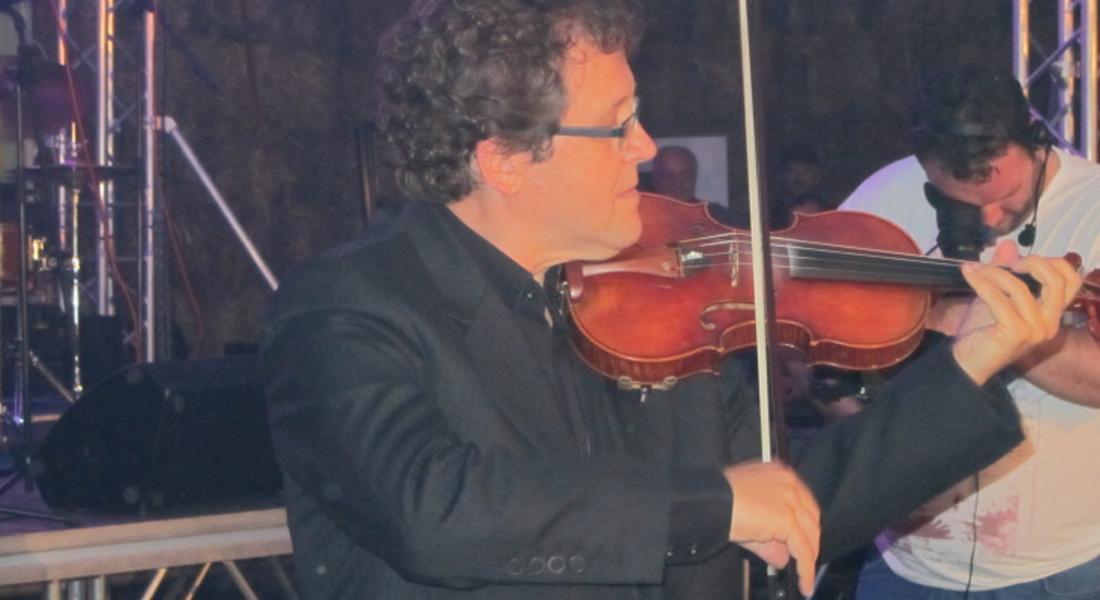  Васко Пантелеев - Ешкенази свири на вр. Перелик в памет на жертвите от самолетната катастрофа