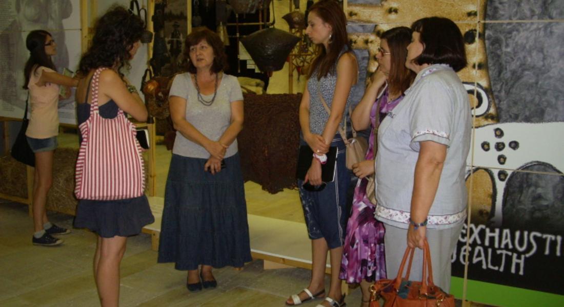Френски професор  обучава български студенти в смолянския музей