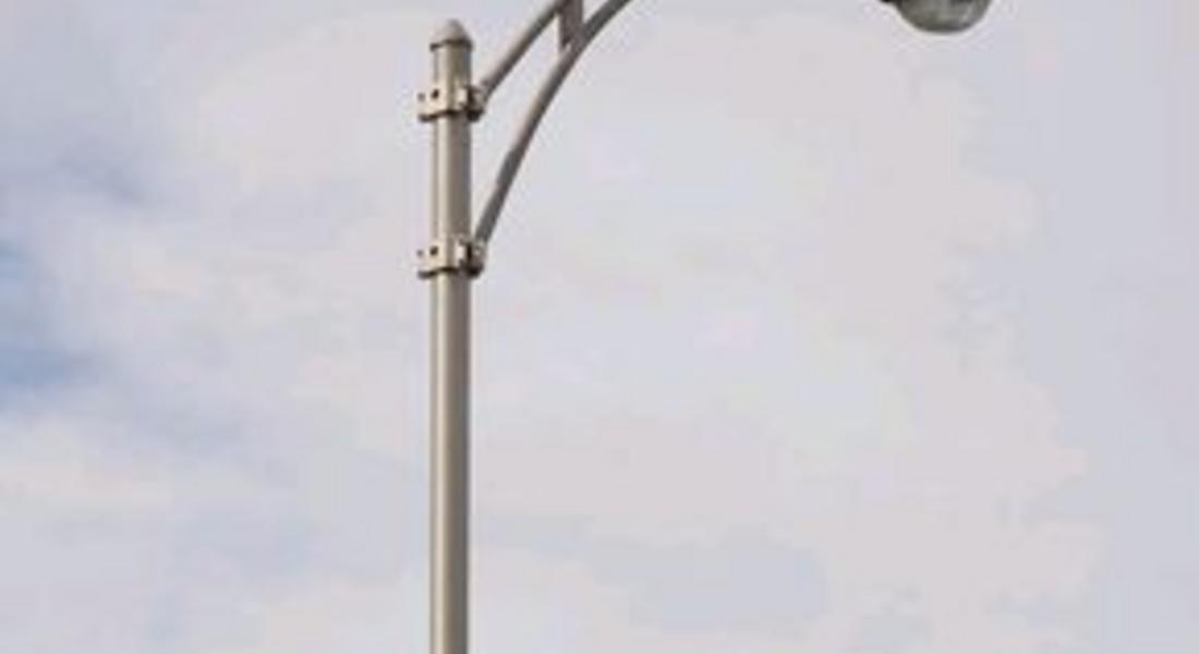 Неизвестни откраднаха 13 улични стълба за осветление от фирма в местност край Мадан