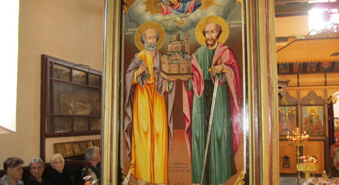   Два дни ще празнуват Петровден в село Бостина